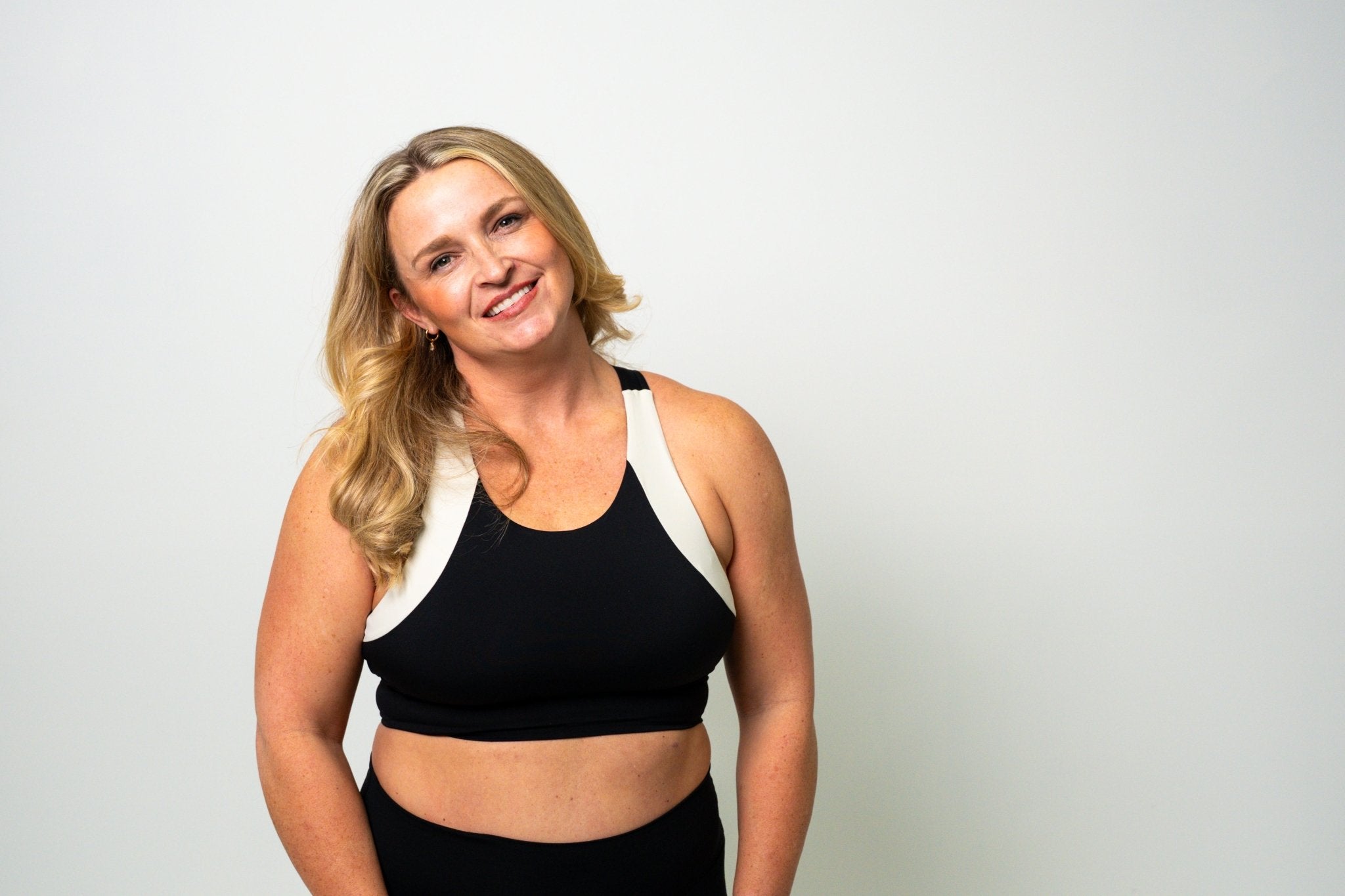 NO MA'AM TWO TONE RACER BACK SPORTS BRA - No Ma'am Fit