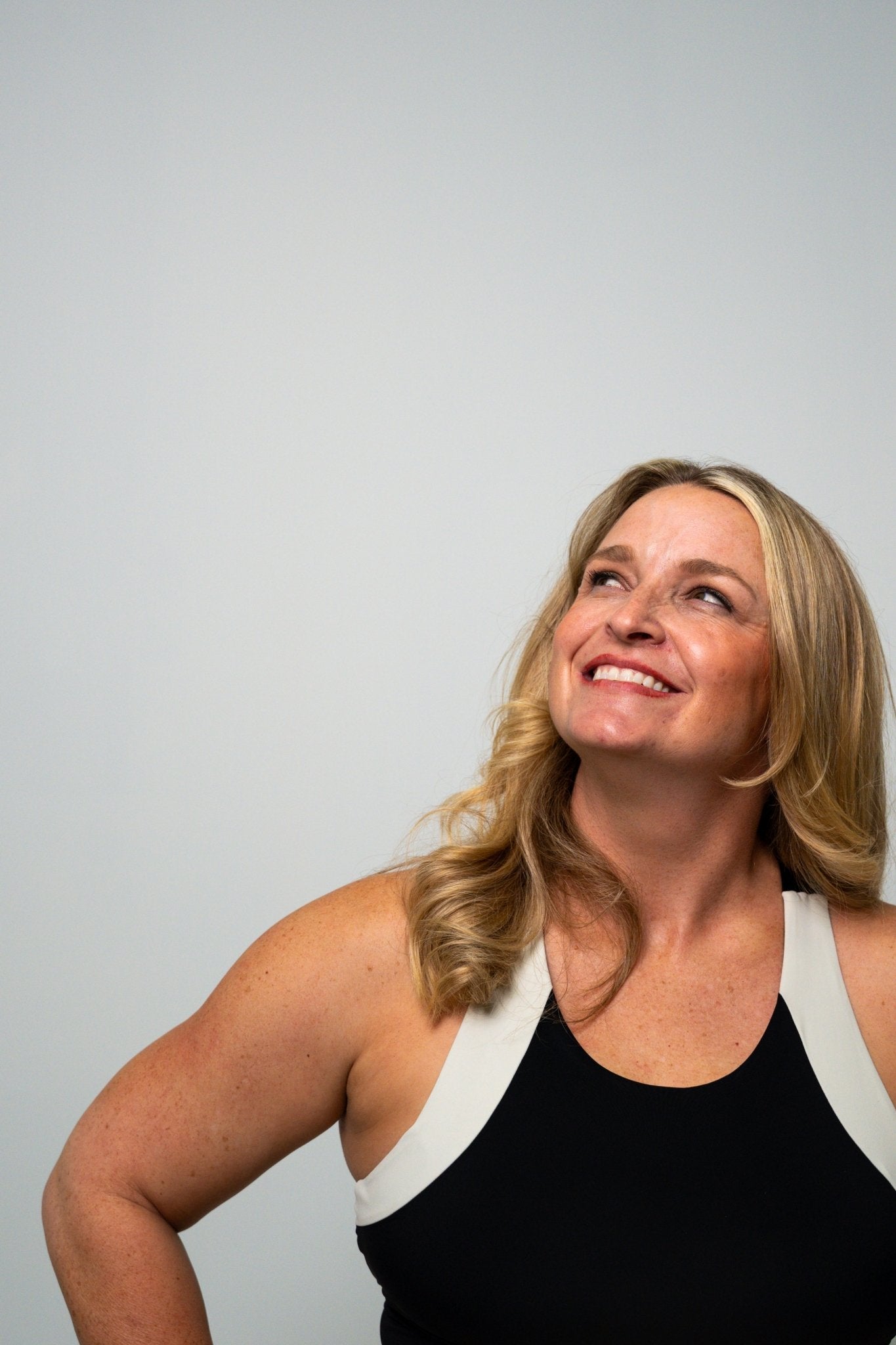 NO MA'AM TWO TONE RACER BACK SPORTS BRA - No Ma'am Fit